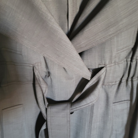 ST JOHN trench coat - Picture 5 of 9